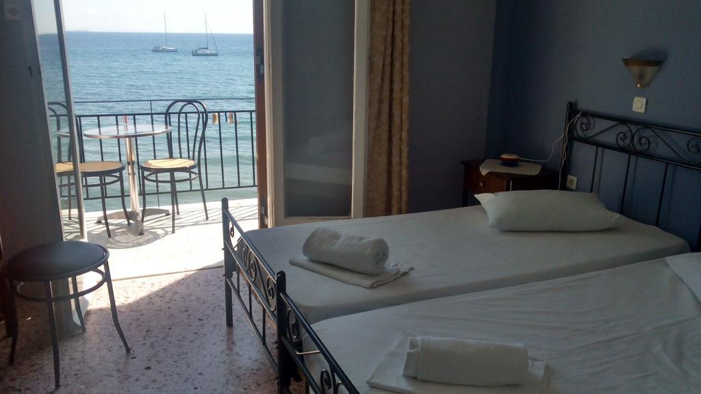 Oasis Hotel Theodoros & Litsa Galaris Agia Marina  المظهر الخارجي الصورة