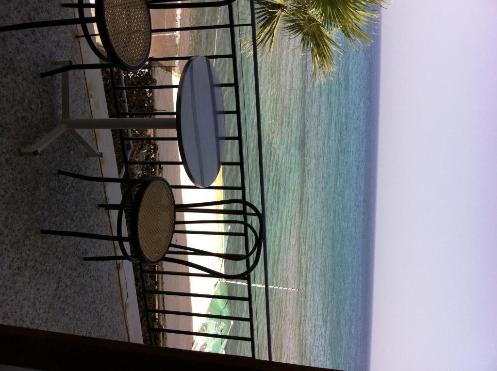Oasis Hotel Theodoros & Litsa Galaris Agia Marina  المظهر الخارجي الصورة