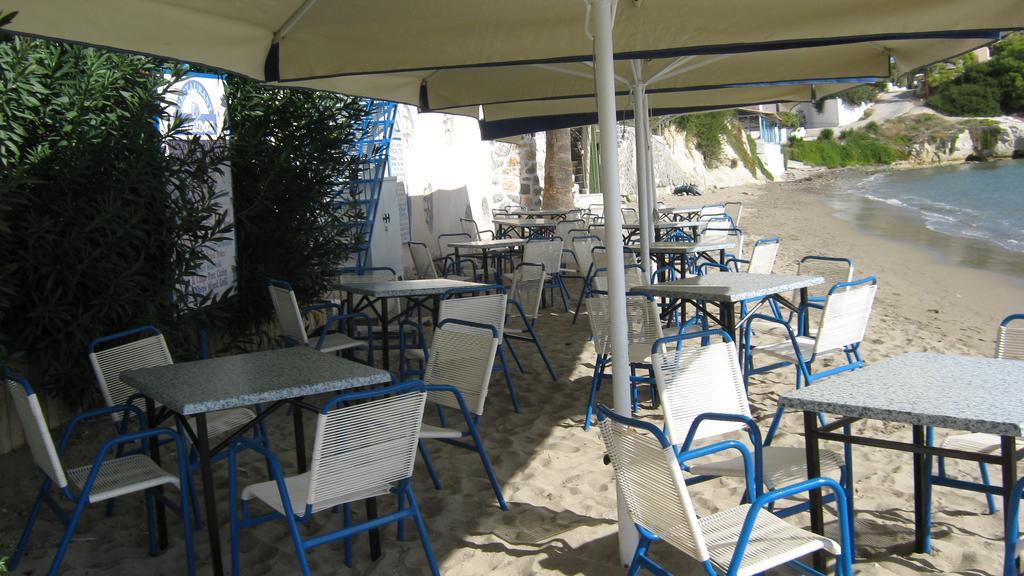 Oasis Hotel Theodoros & Litsa Galaris Agia Marina  المظهر الخارجي الصورة