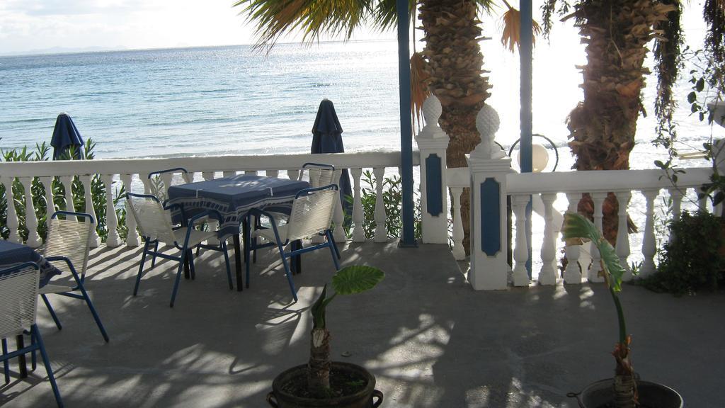 Oasis Hotel Theodoros & Litsa Galaris Agia Marina  المظهر الخارجي الصورة