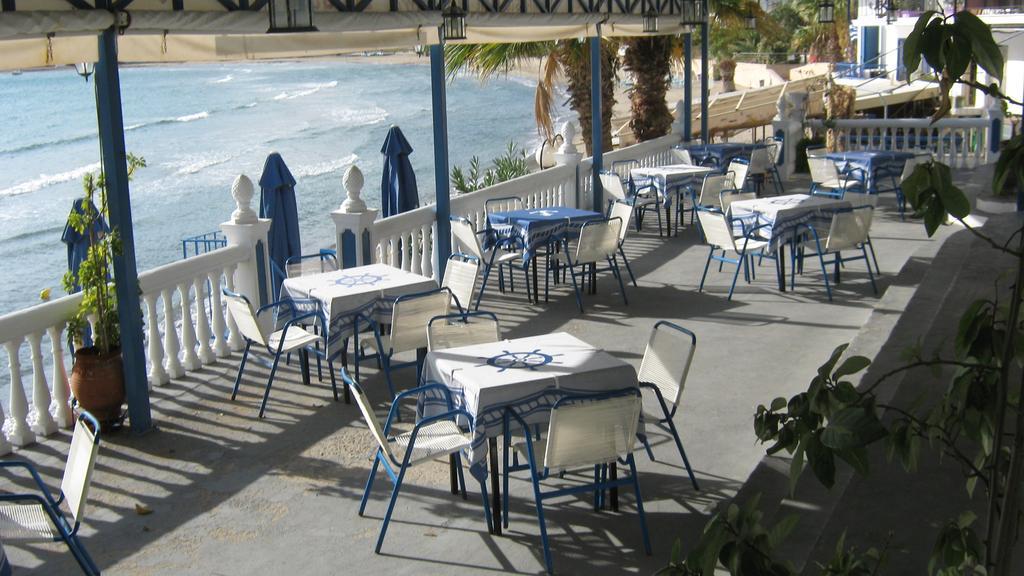 Oasis Hotel Theodoros & Litsa Galaris Agia Marina  المظهر الخارجي الصورة