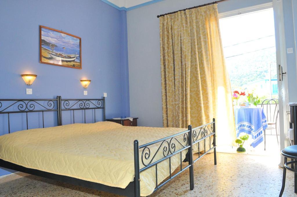 Oasis Hotel Theodoros & Litsa Galaris Agia Marina  المظهر الخارجي الصورة